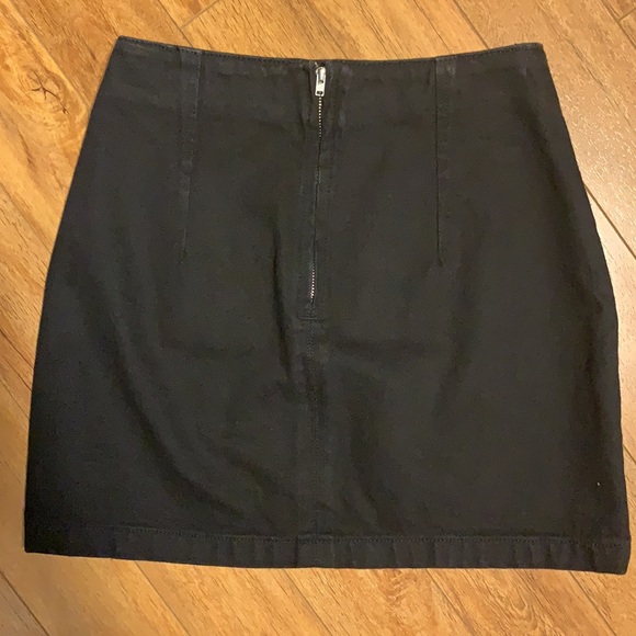 3/$25 ‼️ Topshop Moto Black Denim Mini Skirt with Floral Embroidery - Picture 3 of 5
